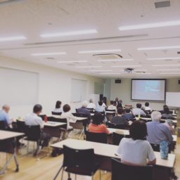 【実施報告】連続講座２回目　かがやき大学！眠りは人生の縮図。寝具業界のドン荒井信彦氏を招へい！